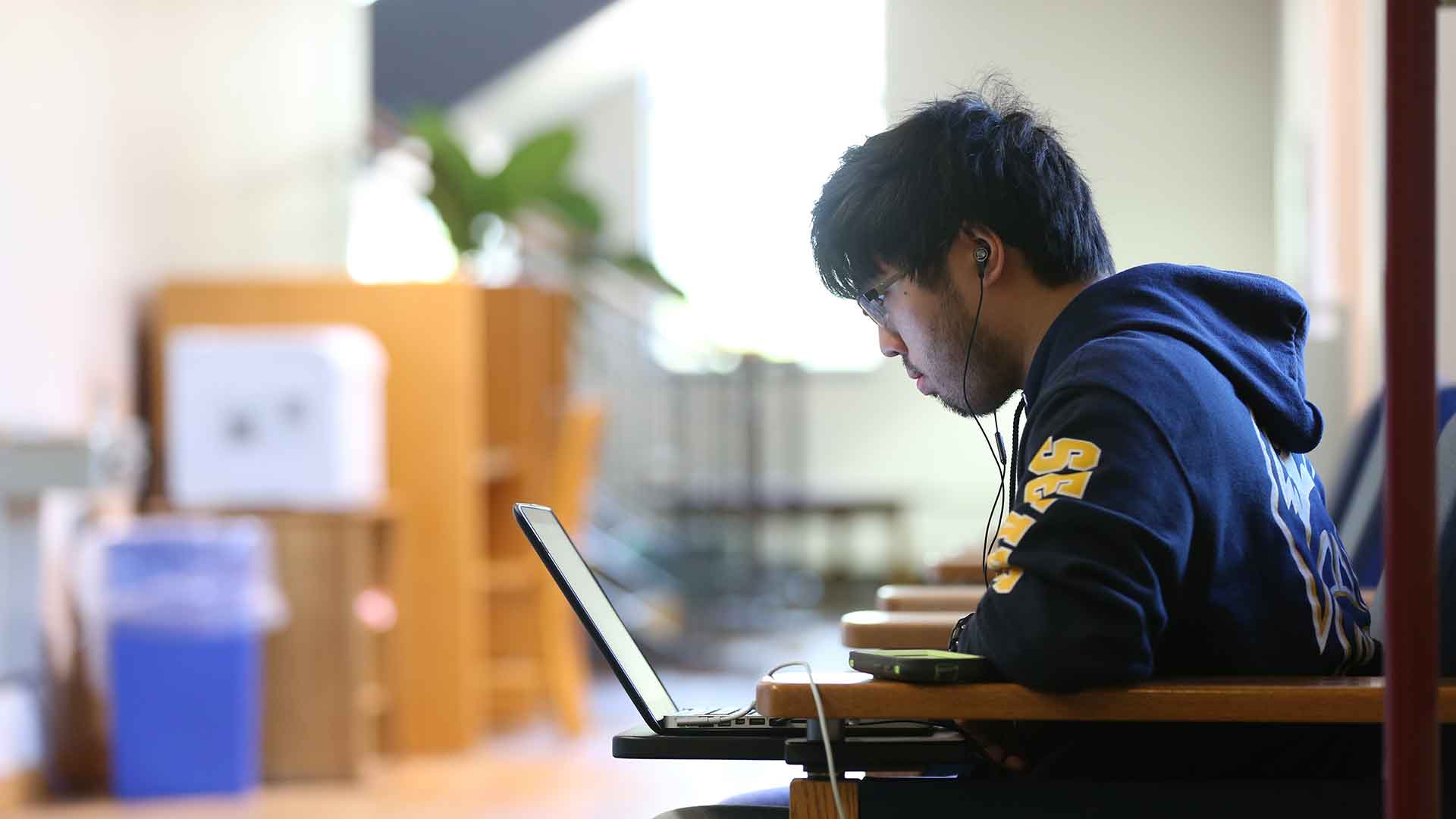 SMCM student studying in the library
